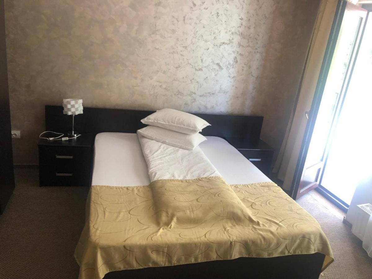 Pensiunea Popasul Ursilor Chiscau Екстериор снимка